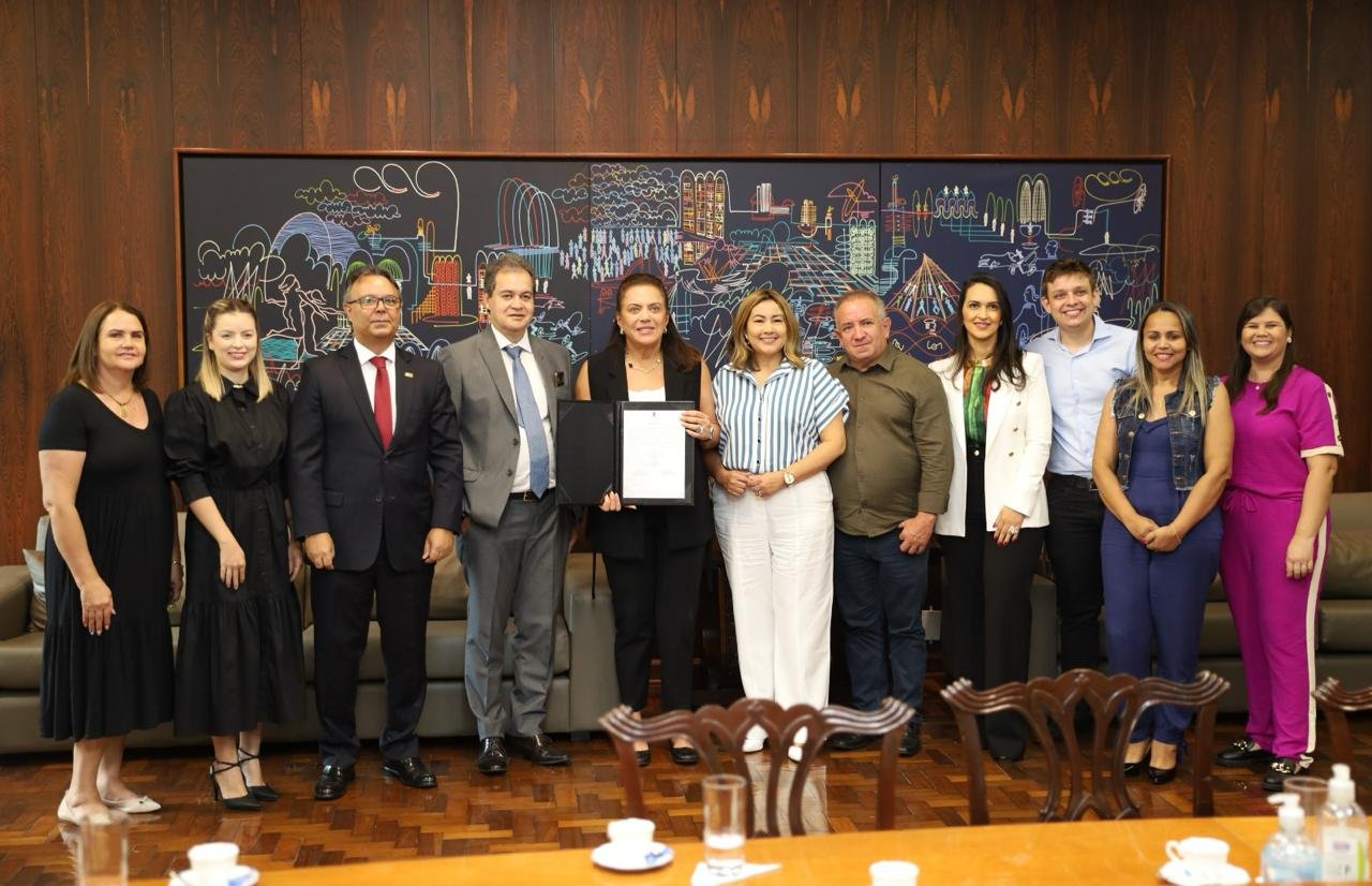 Servidores de Aparecida de Goiânia participam de oficina do programa Família Acolhedora