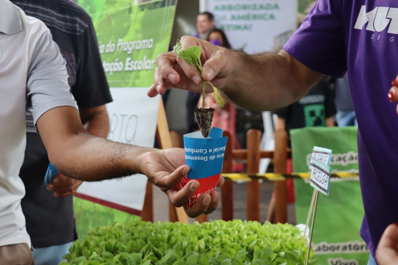 Prefeitura de Goiânia realiza ações educacionais durante 1º Mutirão de Goiânia de 2024