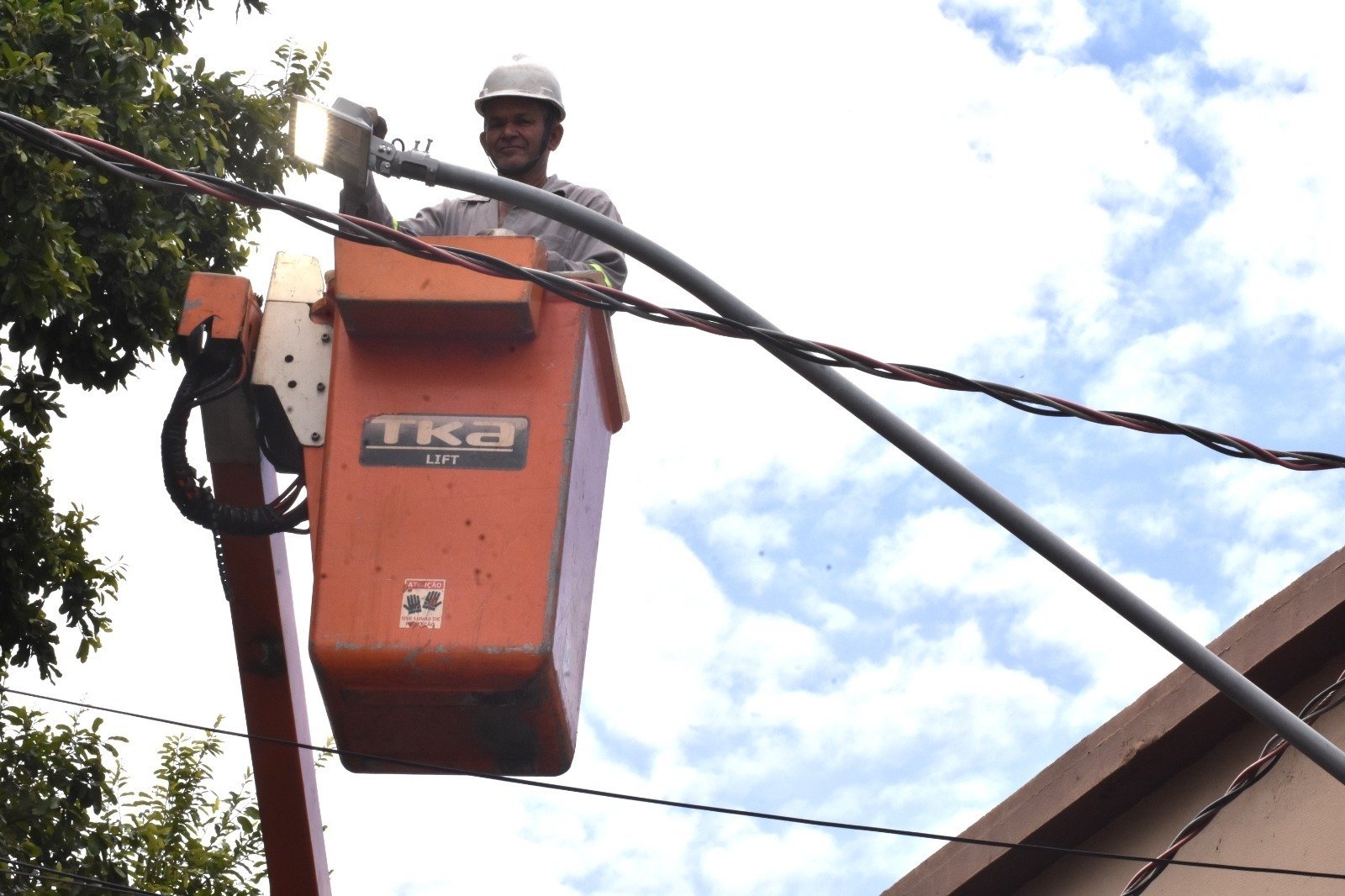 Prefeitura de Goiânia avança na modernização da iluminação pública com 47 mil pontos em LED