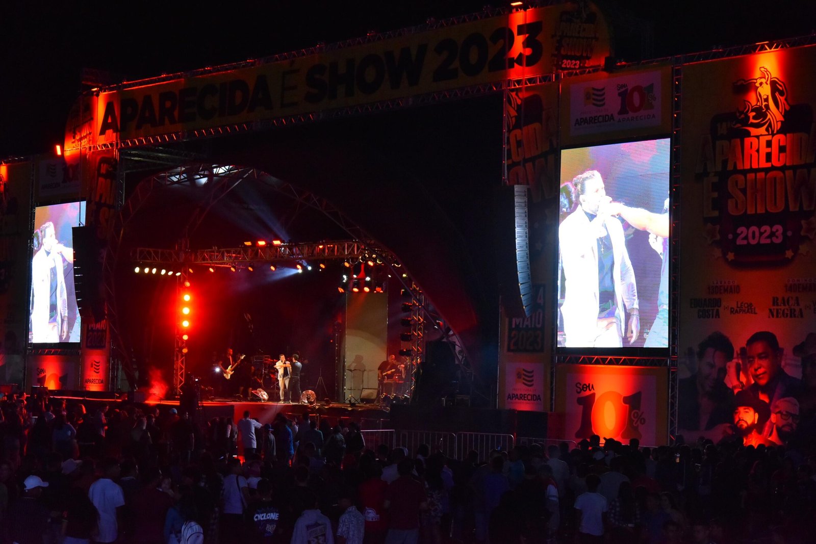 Aparecida de Goiânia está celebrando os 102 anos com shows, rodeio e desfile